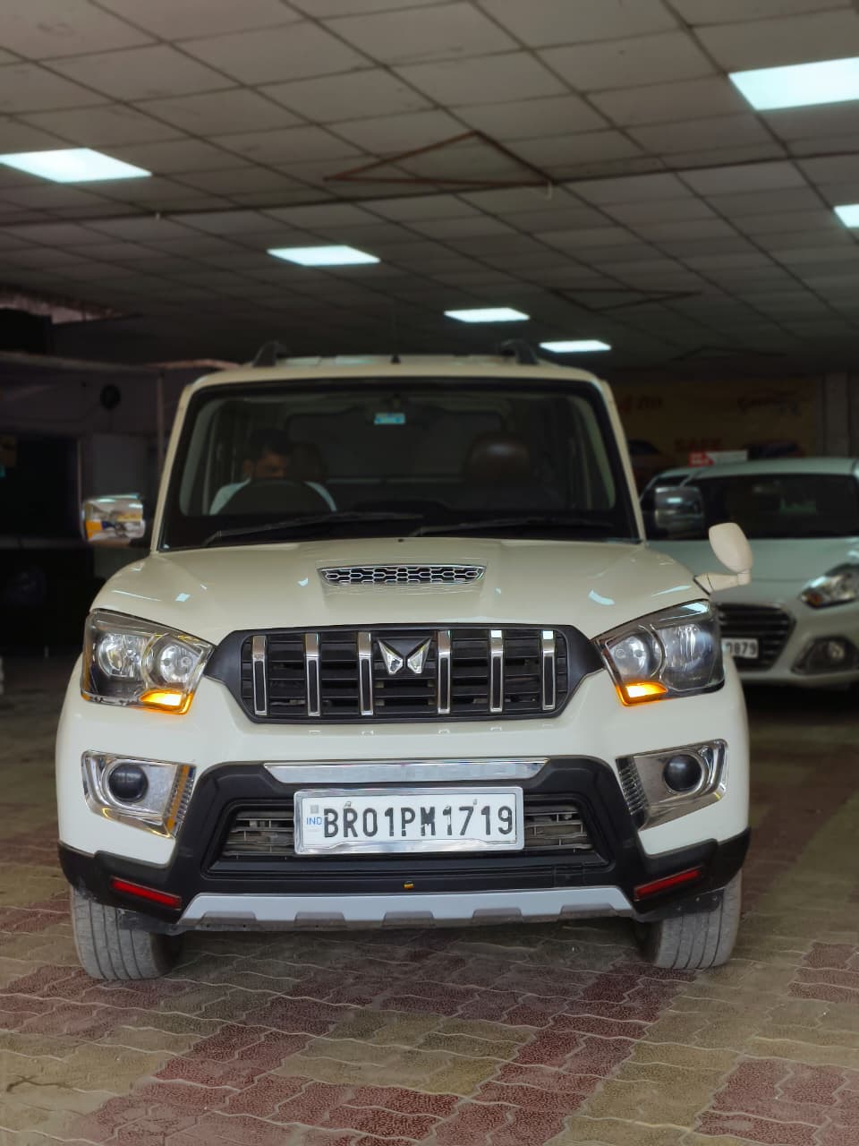 MAHINDRA SCORPIO S5