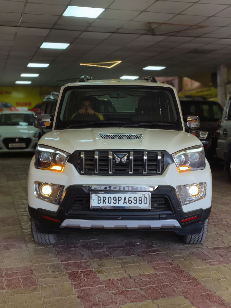 MAHINDRA SCORPIO S5