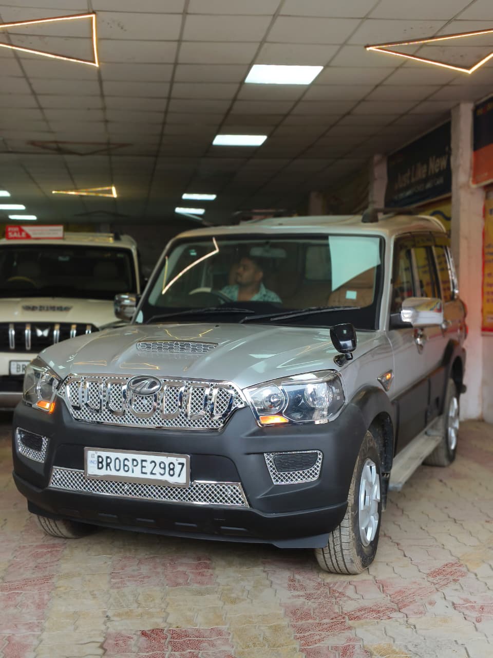 Car Image 8