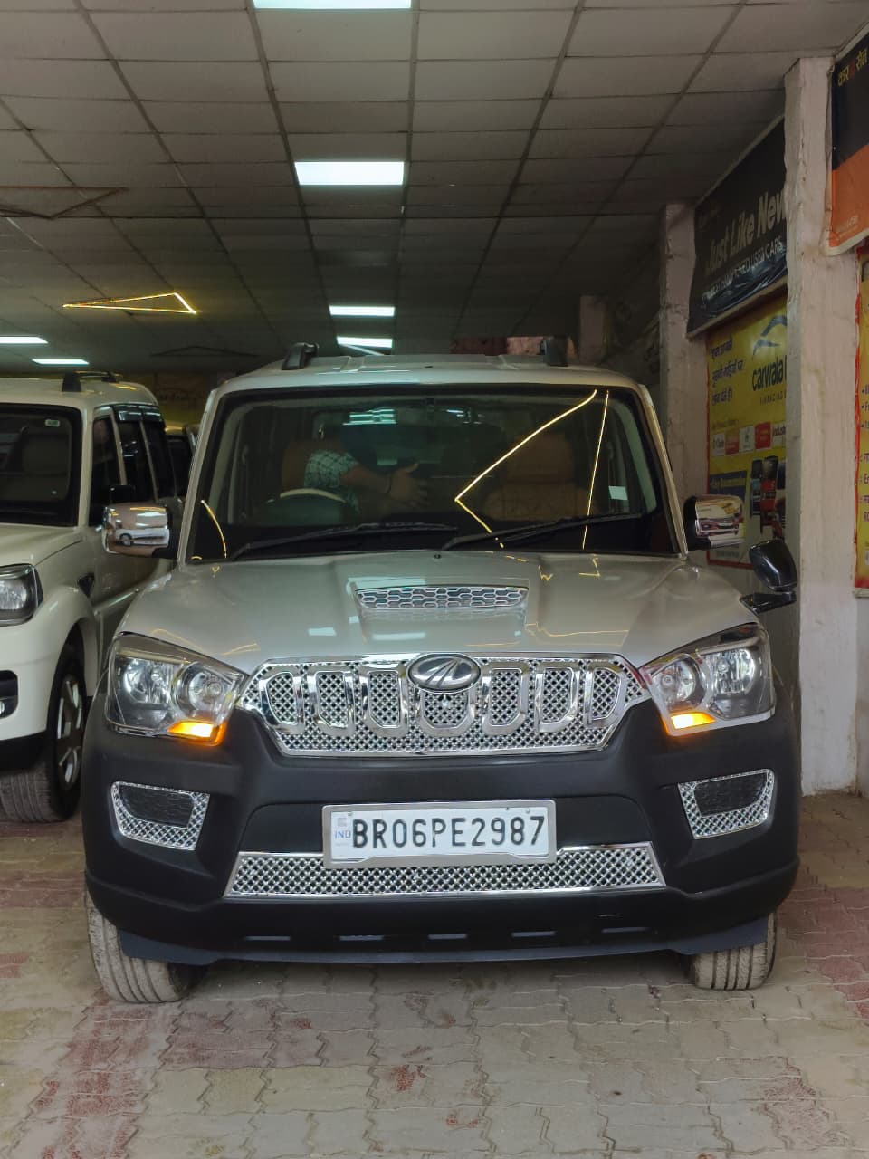 Mahindra SCORPIO S3