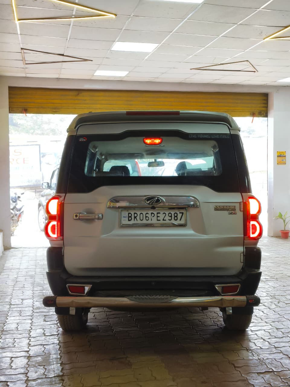 Car Image 7