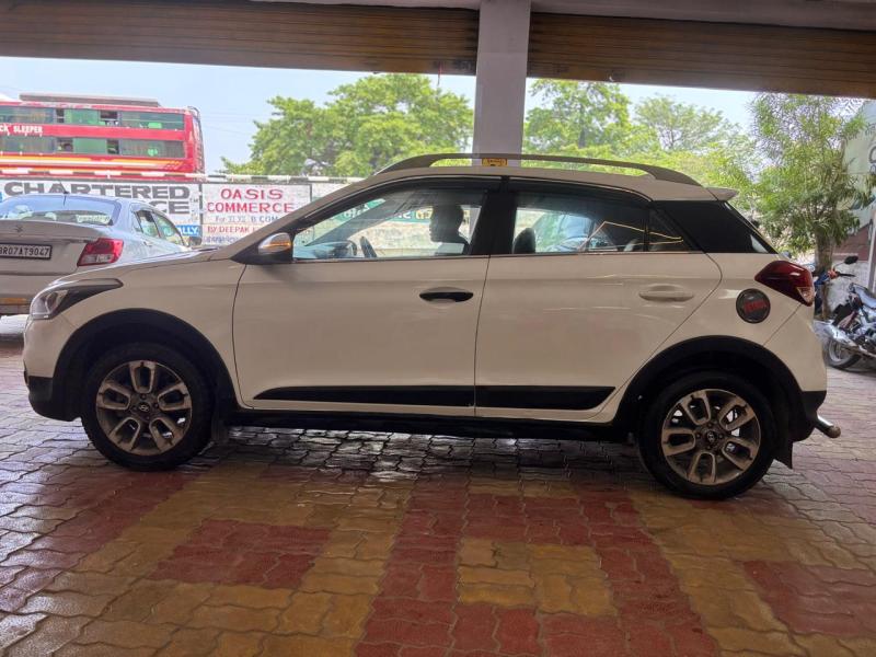 Car Image 8